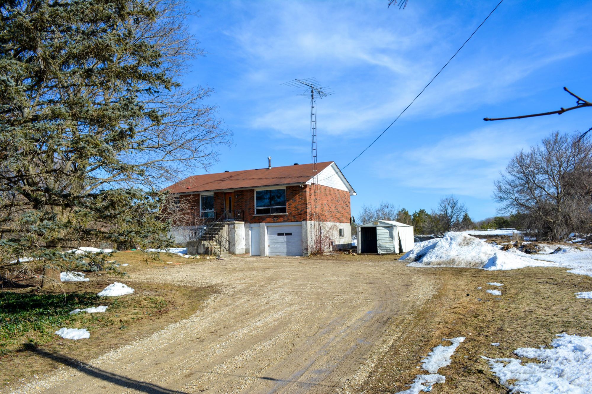 Bungalow on 19 Acres