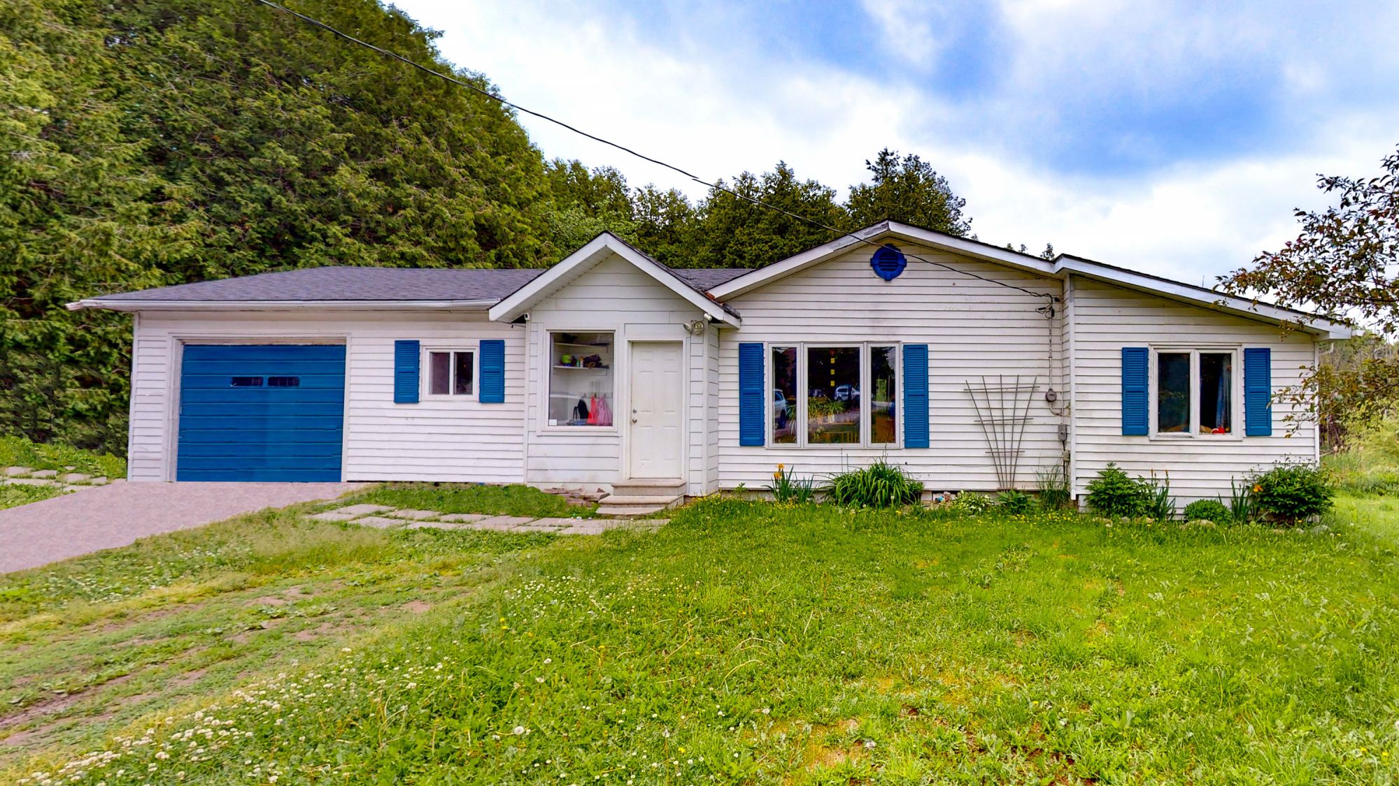 Charming Bungalow in Flesherton
