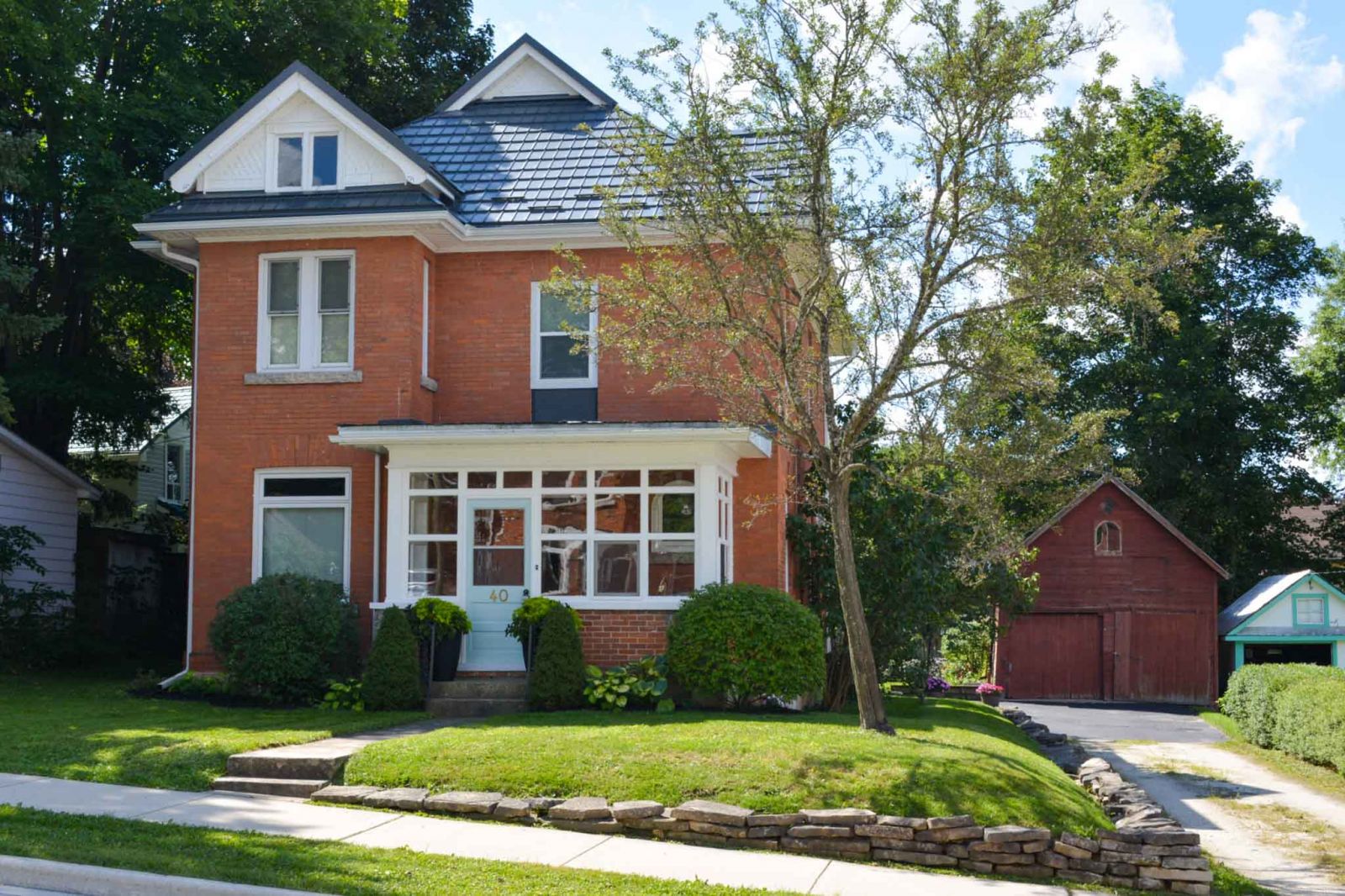 Classic Updated Victorian in Markdale